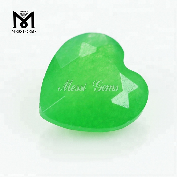Forme de coeur de gros d'usine 12*12mm pierre de jade vert naturel