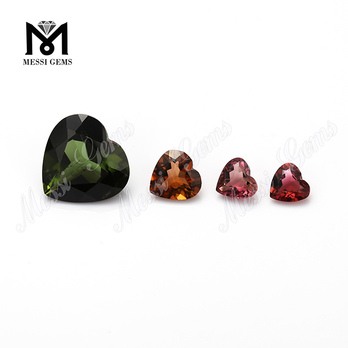 Prix ​​de gros de la pierre en forme de coeur de la tourmaline brute naturelle