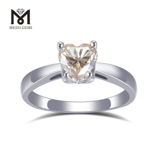 Bague de fiançailles en forme de coeur de diamant de laboratoire de champagne de bijoux en or 18 carats